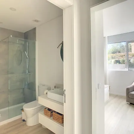 Uptown By Lovelystay Apartament