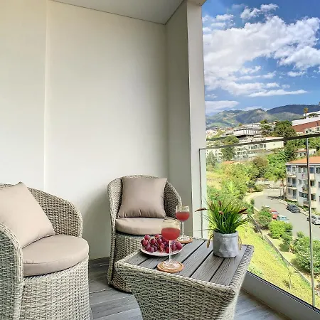 Uptown By Lovelystay *