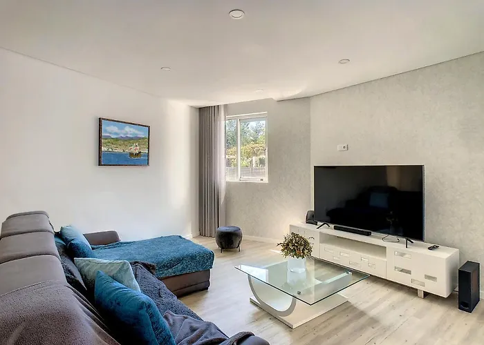 Uptown By Lovelystay Appartement *