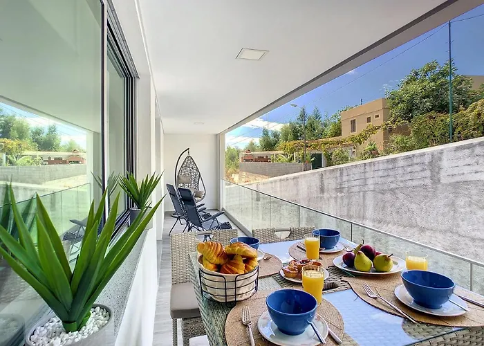 Uptown By Lovelystay *