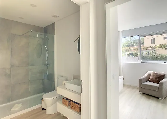 Uptown By Lovelystay Apartmán