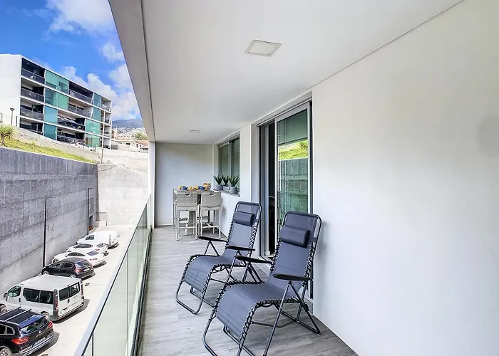 Uptown By Lovelystay *